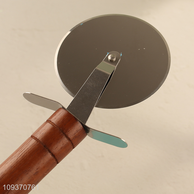Good price wooden handle pizza wheel pizza cutter