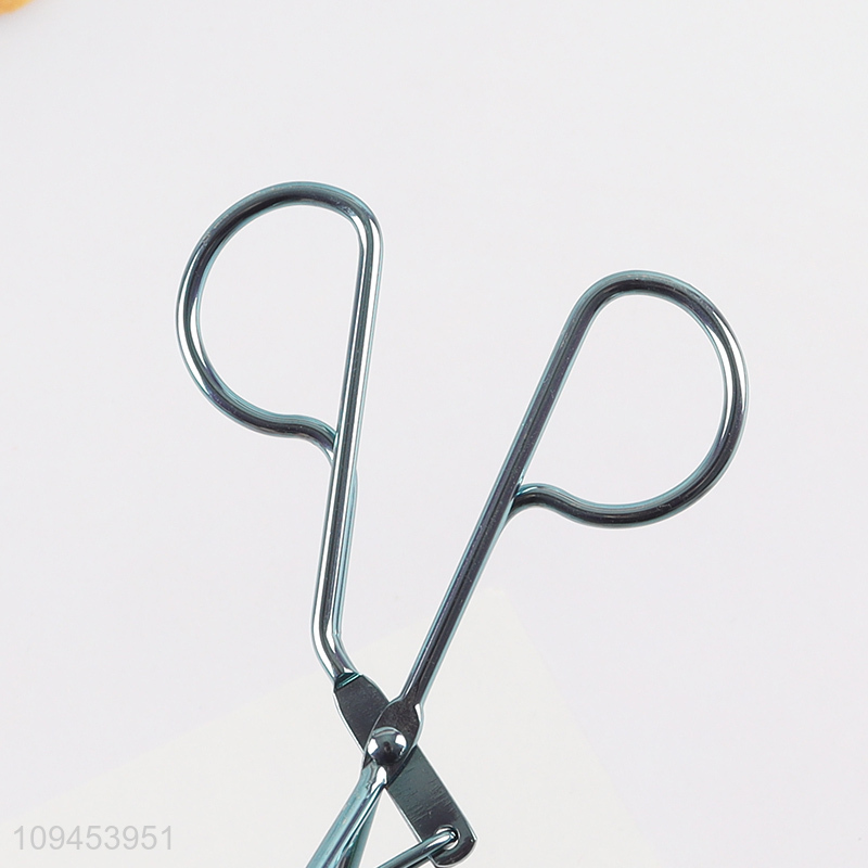 Top selling eyelash curler for daily makeup