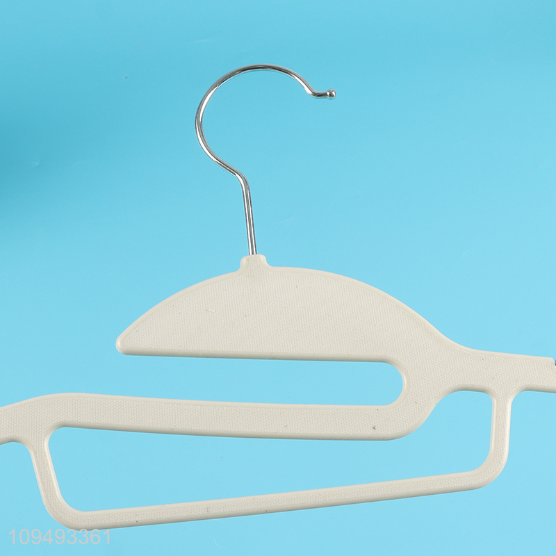 Wholesale non-slip plastic clothes hanger for household