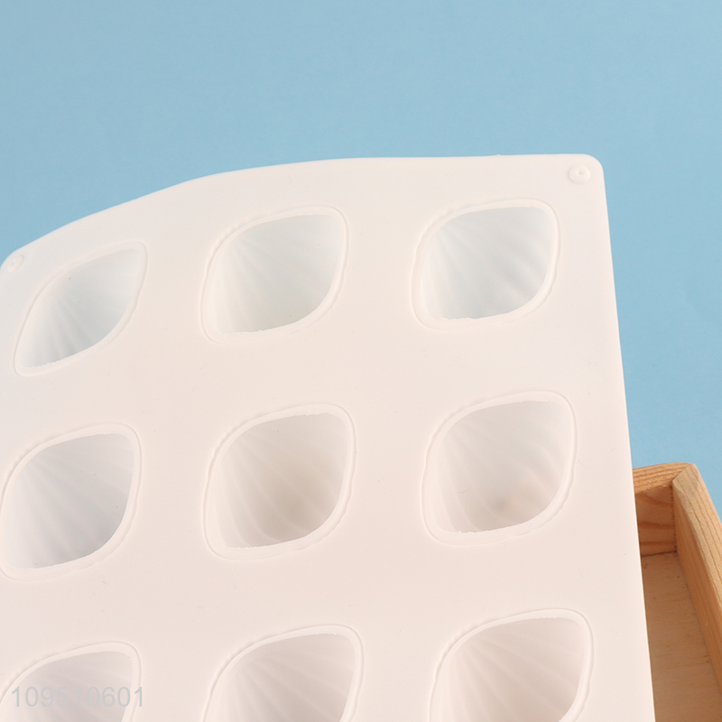 Factory supply non-stick silicone cake mold for sale