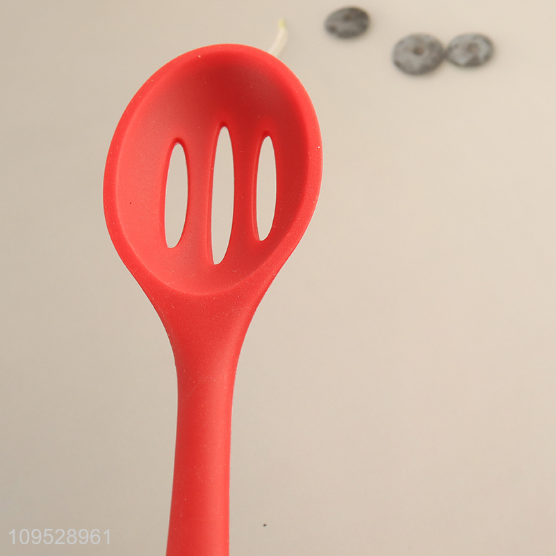China supplier kitchen utensil slotted spoon for sale