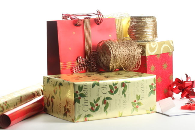 Prepare A Birthday Gift for Your Sweetheart with Gift Box