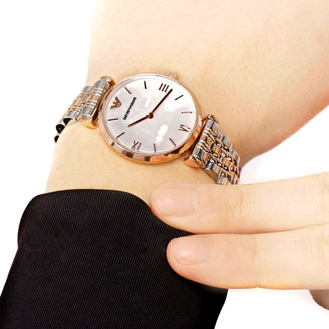 Buying One Watch for Yourself To Avoid Lateness