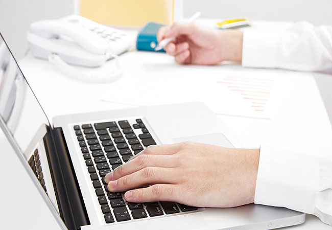 Recognizing the Different Types of Stores.  ——The First Step of Buying Christmas Decorations Online